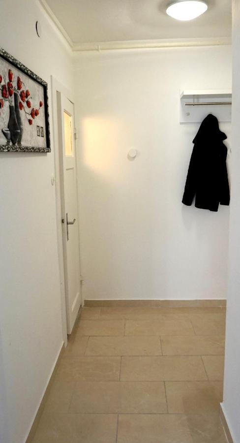 Alster Hamburg - Saniertes und möbliertes Apartment mit Bad und Küche Exterior foto