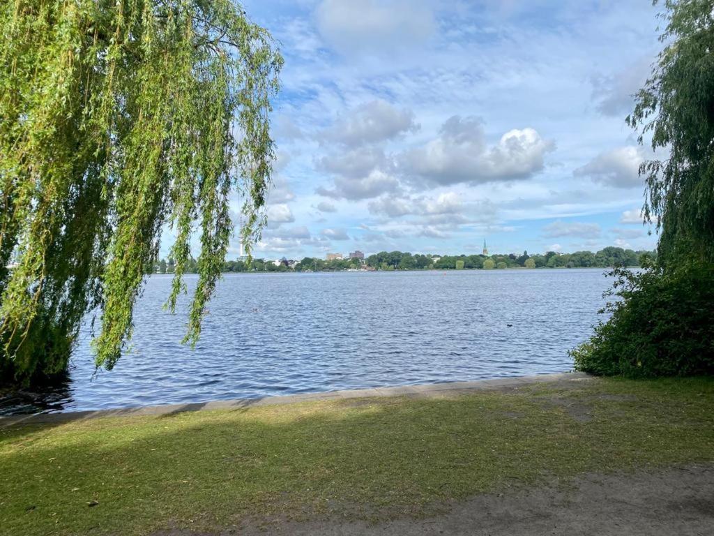 Alster Hamburg - Saniertes und möbliertes Apartment mit Bad und Küche Exterior foto