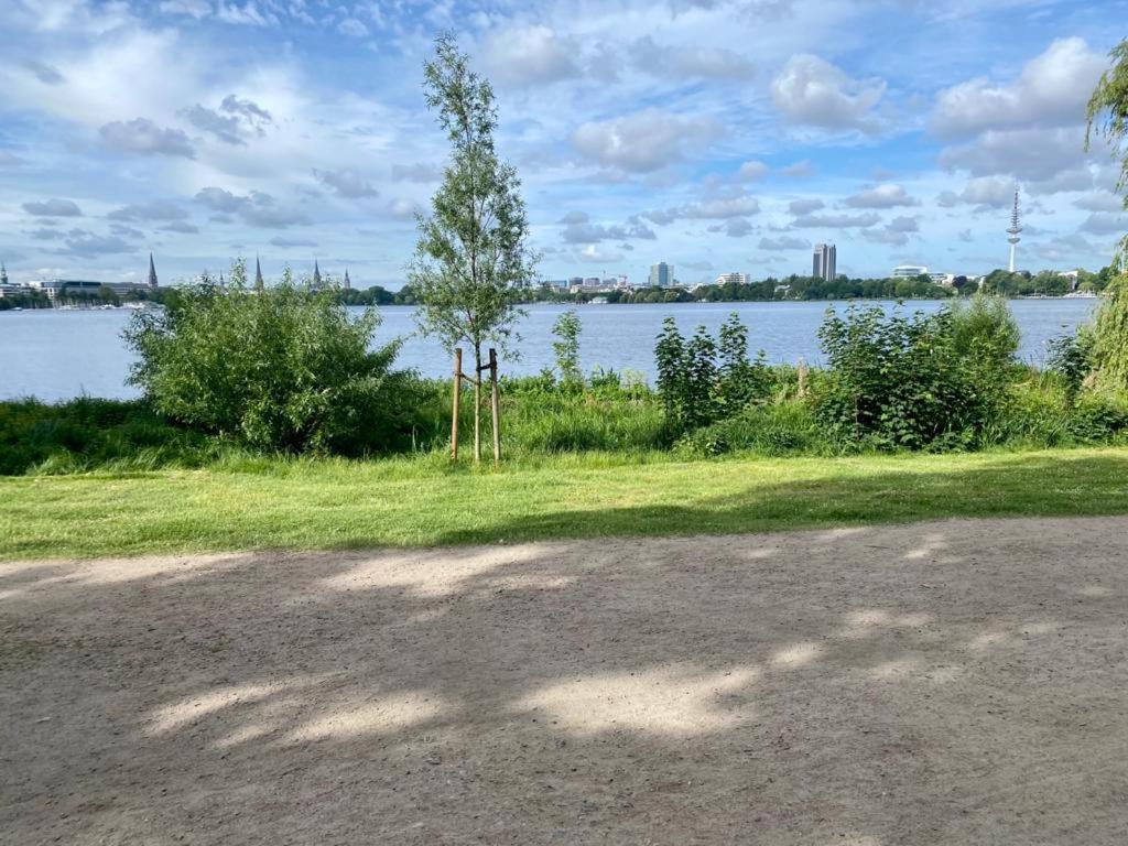 Alster Hamburg - Saniertes und möbliertes Apartment mit Bad und Küche Exterior foto
